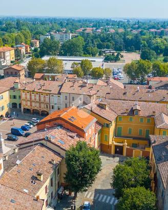 NEGOZIO A SCANDIANO