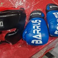 guanti da boxe più casco 