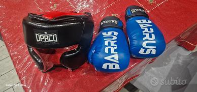 guanti da boxe più casco 