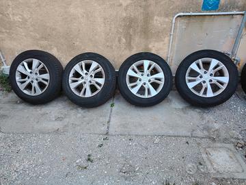 Cerchi in lega Honda HRV R16 gomme estive