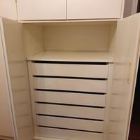 Armadio in legno massiccio