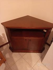 mobile angolare arte povera