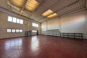 Immobile di 850 m² con 1 locale a Limena