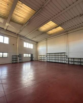 Immobile di 850 m² con 1 locale a Limena