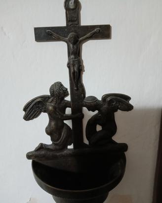 Acquasantiera  in ottone brunito 