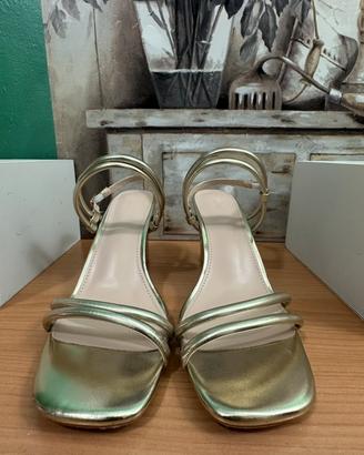 🦋Sandali dorati con tacco amplio e cinturino N  41