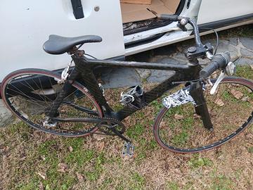 bici in carbonio 