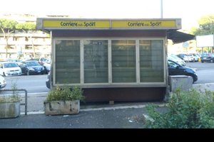 Edicola a Largo La Loggia