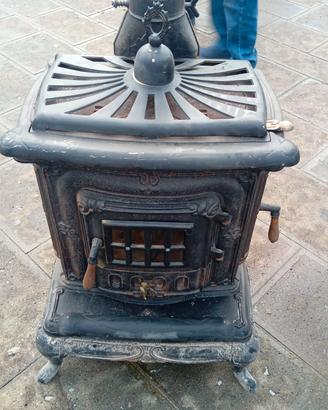 stufa a legna in ghisa 