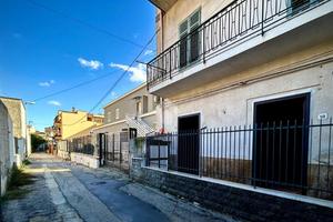 4 LOCALI A PALERMO