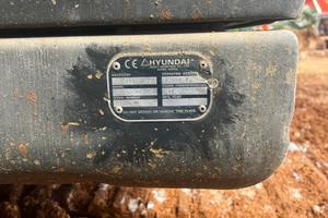 ESCAVATORE HYUNDAI 320 Q.LI