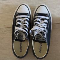 Converse nere