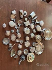 Oggettistica e scatole in argento antico cesellato