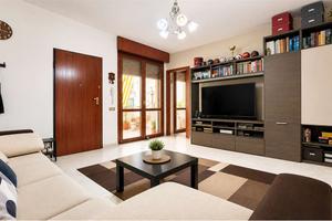 Ampio quadrilocale con terrazza