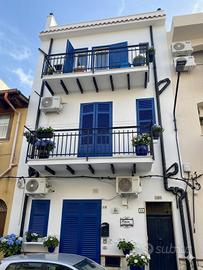 Palazzina fronte mare (avviata casa vacanze) 260mt