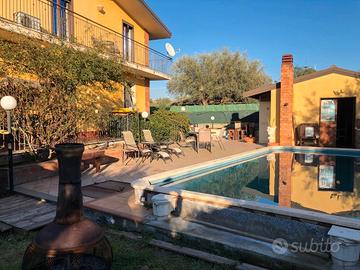 Villa con piscina pressi Etnapolis