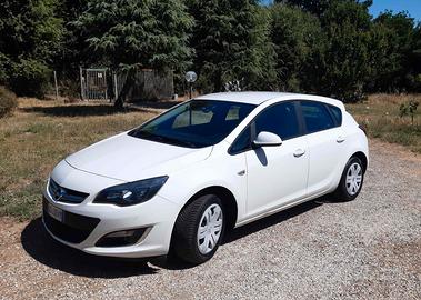 OPEL Astra 4ª serie - 2013