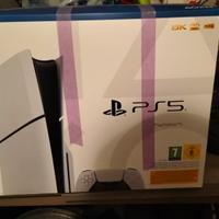 PlayStation 5 con 4 giochi