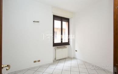 2 LOCALI DA RISTRUTTURARE