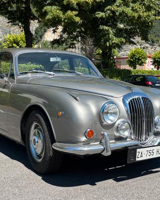 Daimler V8 250