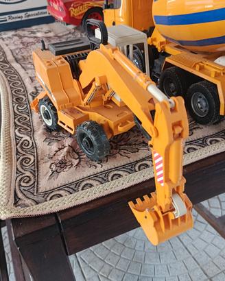 Escavatore gommato Liebherr BRUDER