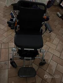 Carrozzina elettrica pieghevole per disabili
