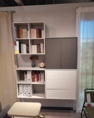 mobili di arredamento: mobile, divano ,letto