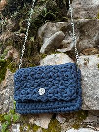 Pochette all’uncinetto