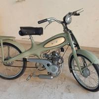 Ciclomotore antico Motom Bacchetta 12/E