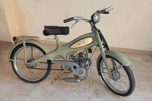 Ciclomotore antico Motom Bacchetta 12/E