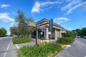 NEGOZIO A MANERBA DEL GARDA