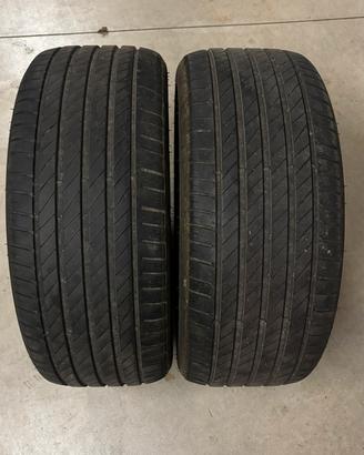 Gomme 235/40 R19