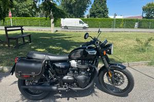 Triumph Bonneville T100 Black