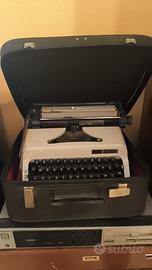 macchina da scrivere Erika  50/60 vintage 