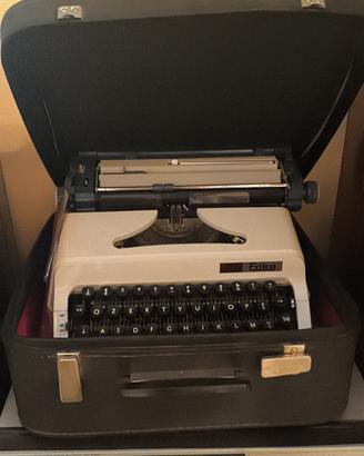 macchina da scrivere Erika  50/60 vintage 