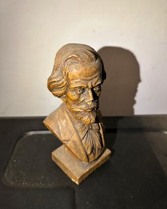 Statuetta di G. Verdi in resina effetto bronzo