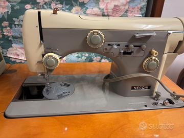 Macchina da Cucire Necchi supernova automatica