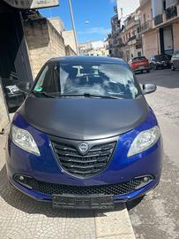 Lancia Ypsilon 0.9 TwinAir 85 CV 5 porte S&S S Mom