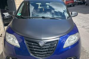 Lancia Ypsilon 0.9 TwinAir 85 CV 5 porte S&S S Mom