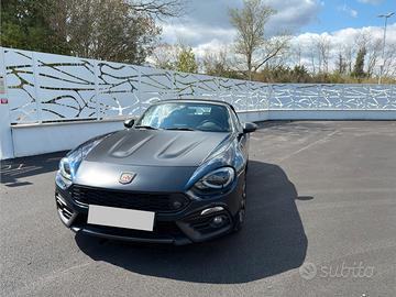 Abarth 124 Spider blu Hessen