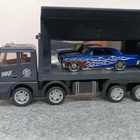 Camion espositivo con muscle cars