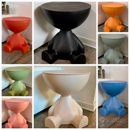 Comodino contenitore a forma di omino