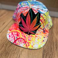 Cappello weed white & fluo colors