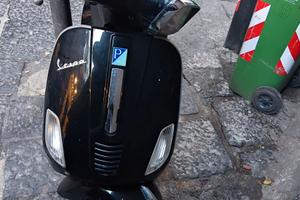 Vespa125s