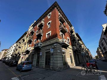 Immobile di 210 m² a Torino