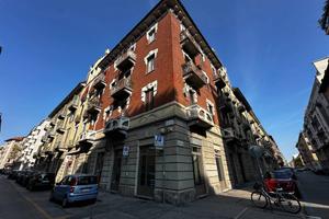 Immobile di 210 m² a Torino