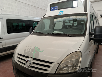 Minibus Iveco 15 posti