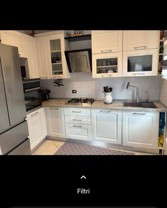 cucina completa con cornice 
