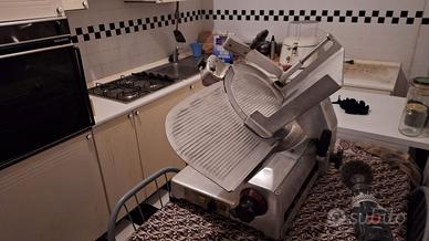 Affettatrice professionale da mensa