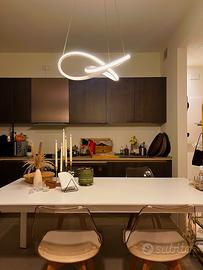 Lampadario LED moderno dimmerabile con telecomando